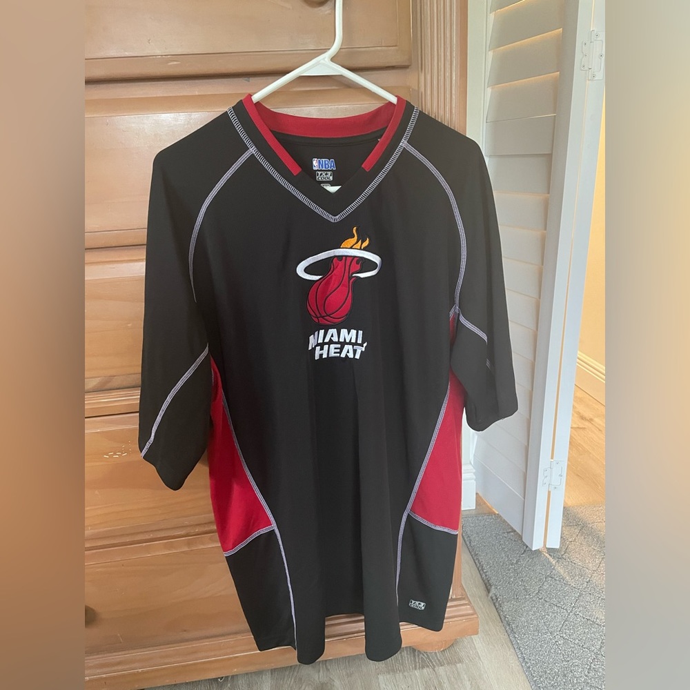 NBA Never worn Miami Heat Basketball Men’s TX3 Cool XL shirt